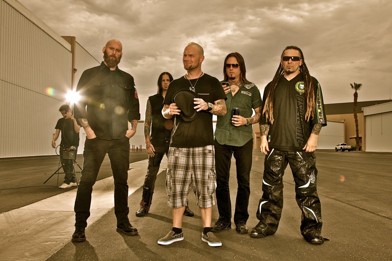 Five finger death punch фото