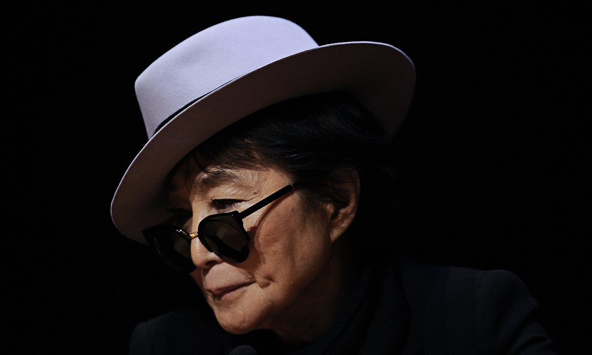 Вдова леннона. Йоко оно. Yoko Ono Kim Gordon. Йоко оно фото. Йоко оно в молодости.