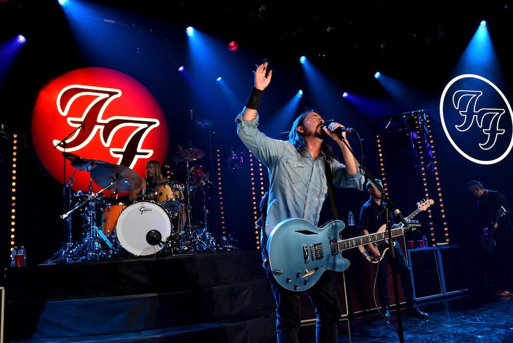 Foo Fighters сыграют удлиненный сет на Glastonbury