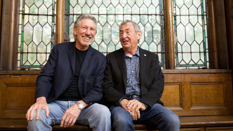 Уотерс и Мейсон не против воссоединить Pink Floyd для Glastonbury