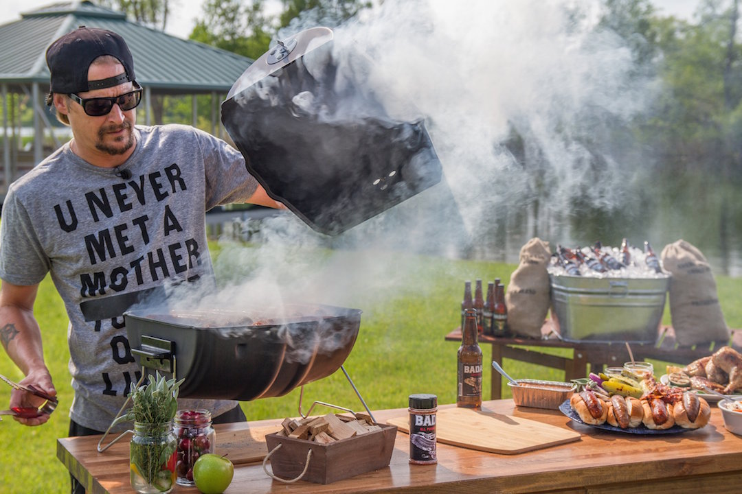 Кид Рок выпускает гриль American Badass Grill