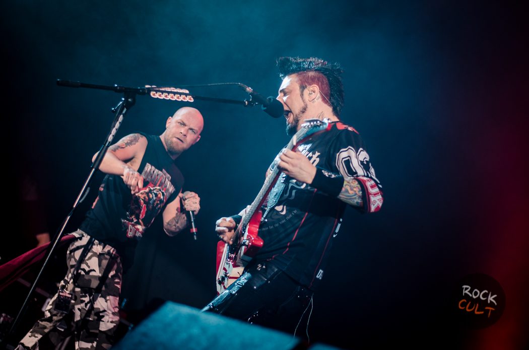 Five Finger Death Punch хотят покинуть лейбл Prospect Park