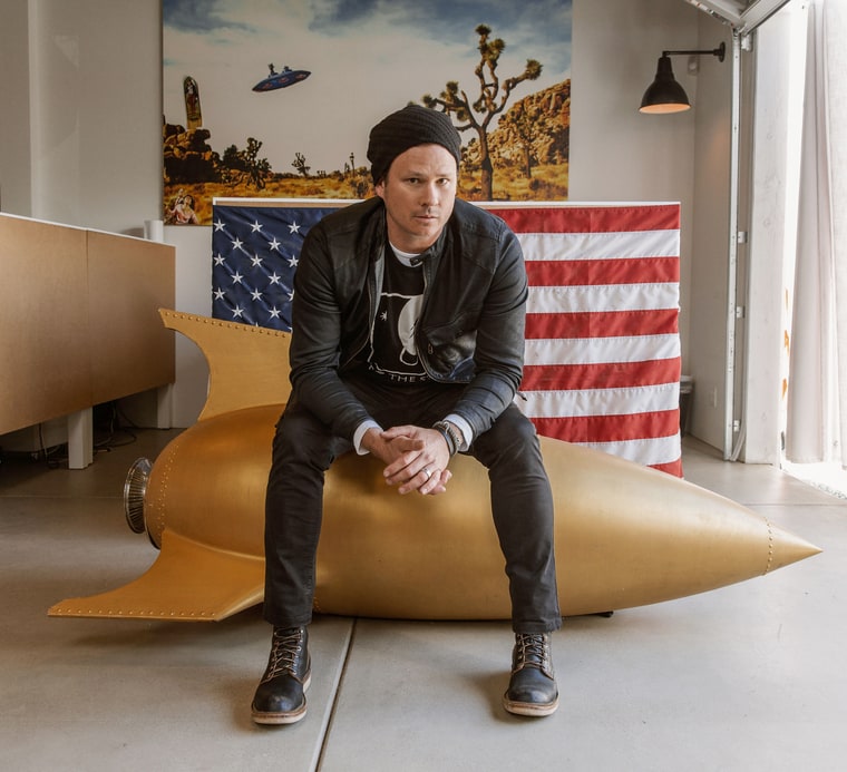 Том ДеЛонг работает над новым материалом для Angels & Airwaves
