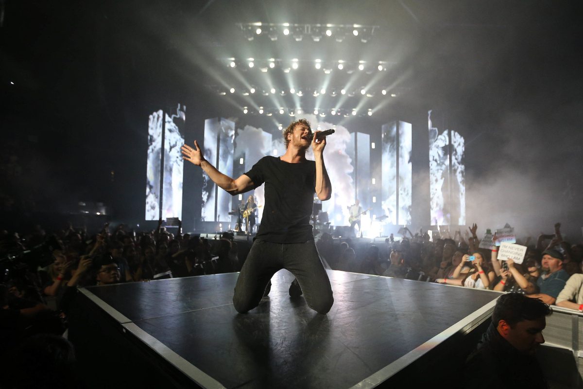 TORONTO, ON- JULY 4  -   Imagine Dragons  lead vocalist Dan Reynolds sings on their Smoke and Mirrors tour   play the  Air Canada Centre in Toronto.  July 4, 2015. Steve Russell/Toronto Star