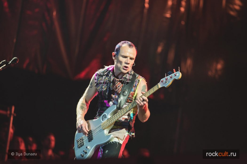 Фли опроверг слухи об уходе Red Hot Chili Peppers на пенсию