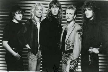 Hysteria: платиновый подвиг настоящих британцев