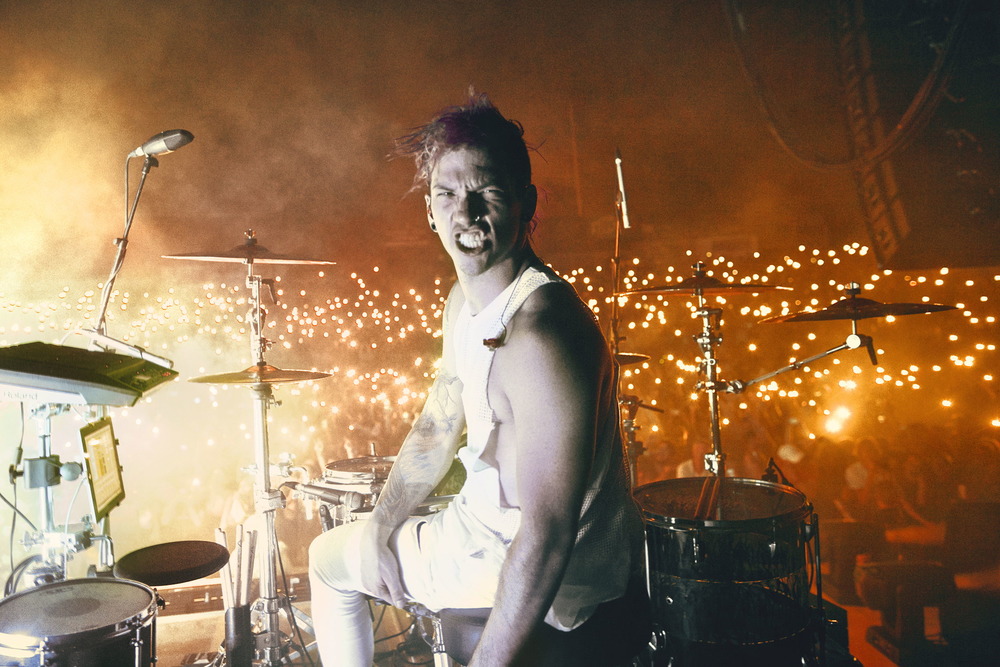 Барабанщик Twenty One Pilots пробежал благотворительный марафон