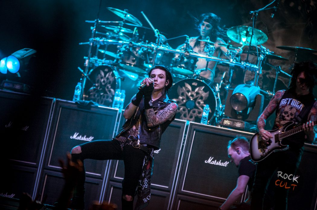 Black Veil Brides представили песню When They Call My Name