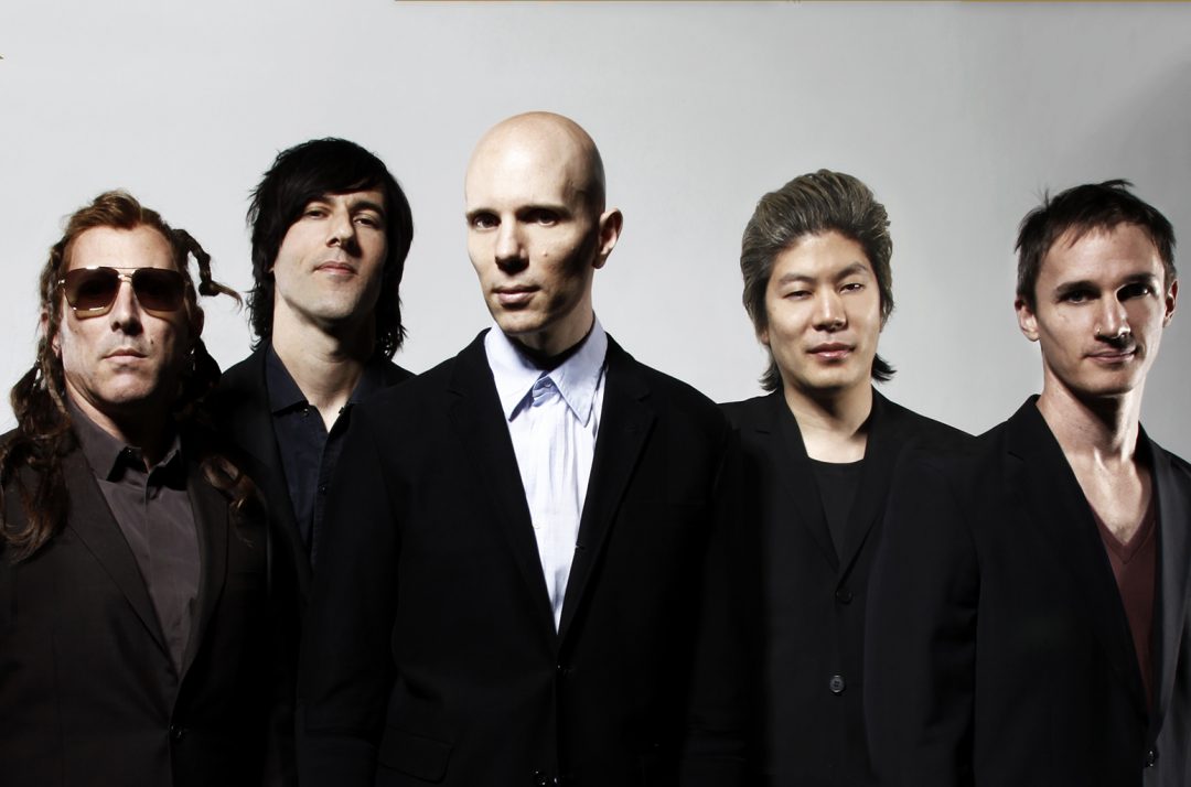 Поклонников A Perfect Circle вывели с концерта из-за попыток делать фотографии