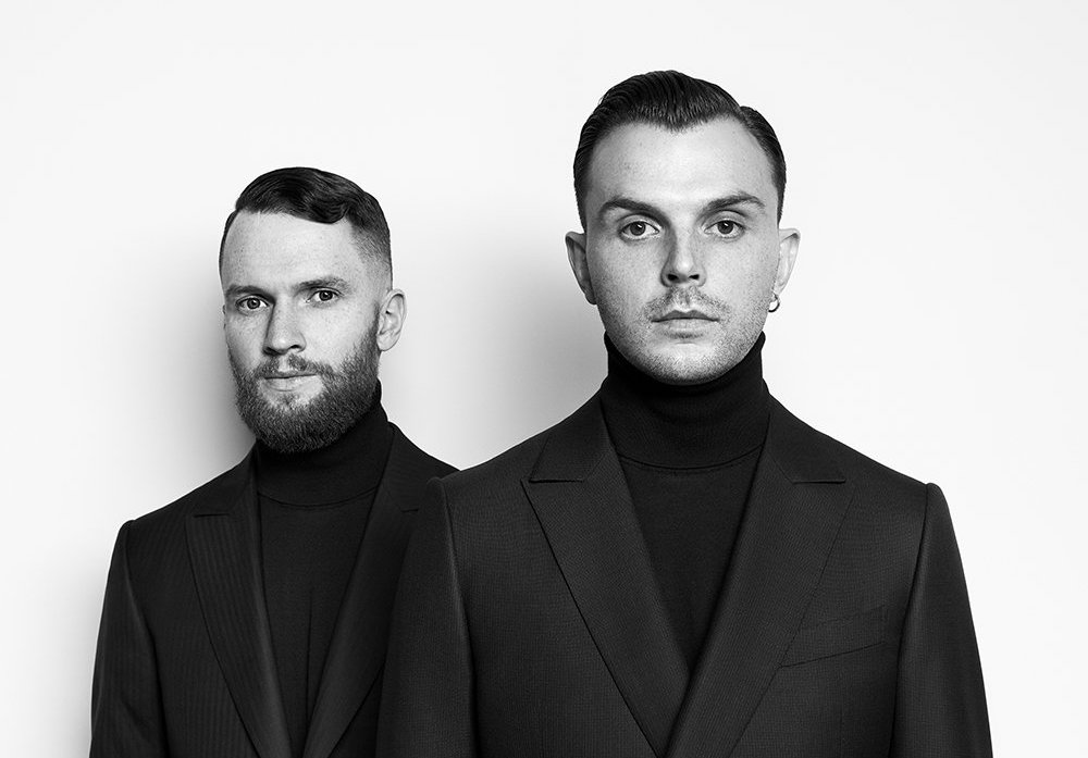 Hurts show. Группа hurts. Hurts группа 2022. Hurts группа 2021. Hurts 2020.