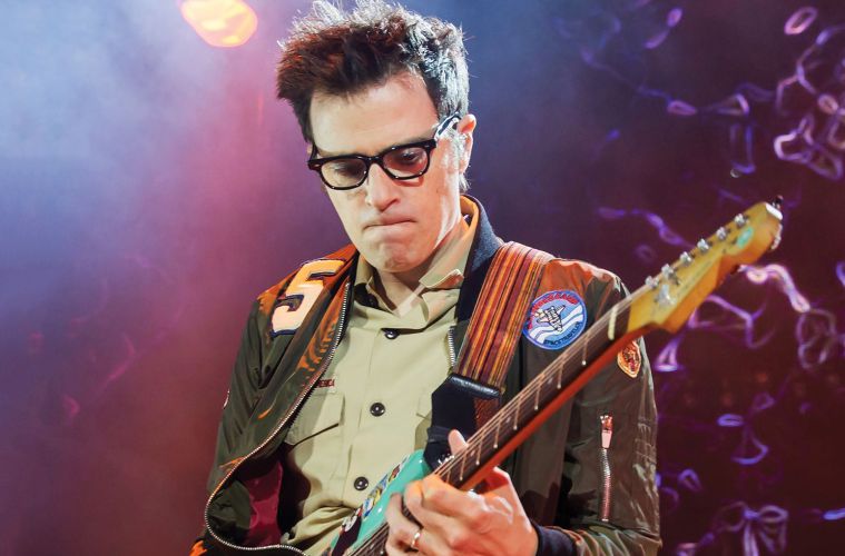Риверс Куомо выпустил сольную песню Medicine for Melancholy