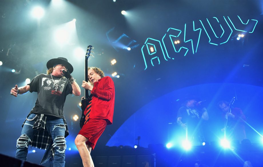 Ангус Янг работает над новым альбомом AC/DC  с Экслом Роузом