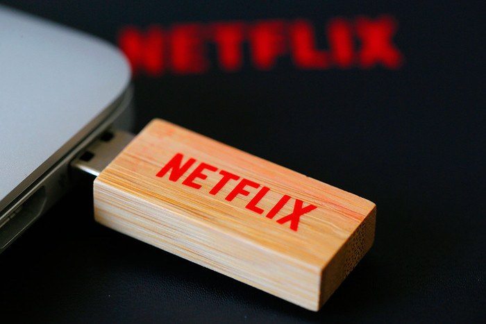 Netflix снимает сериал о российской аферистке