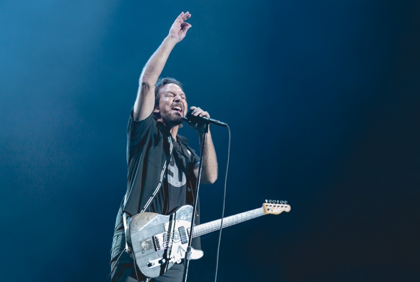 Pearl Jam собрали миллионы долларов для бездомных