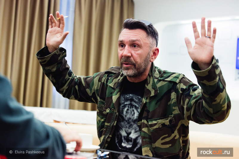 Сергей Шнуров поддержал Монеточку в конфликте с Земфирой