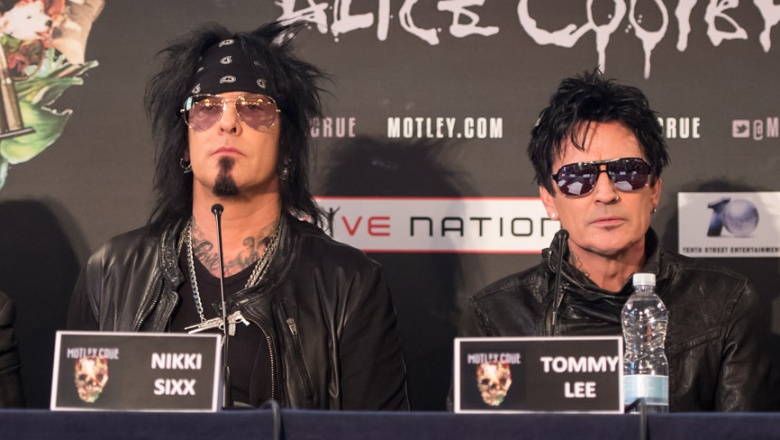 Участники Mötley Crüe работают в студии над новым материалом