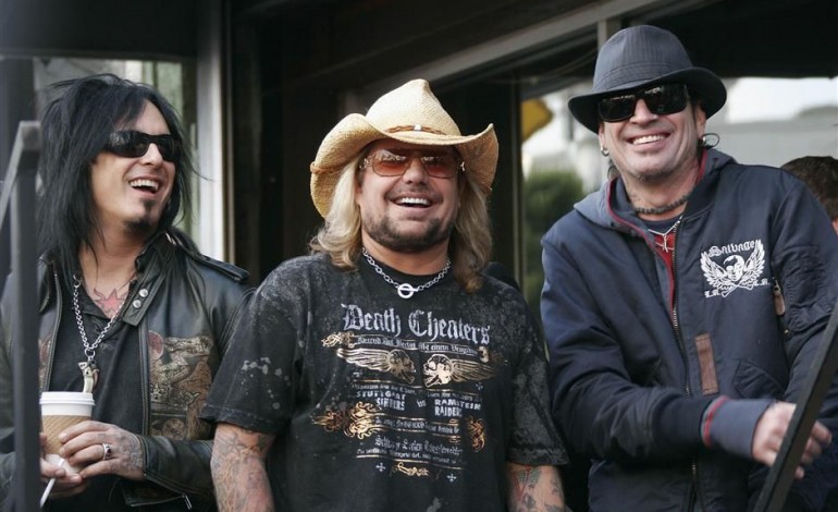 Motley Crue записывают четыре новые песни