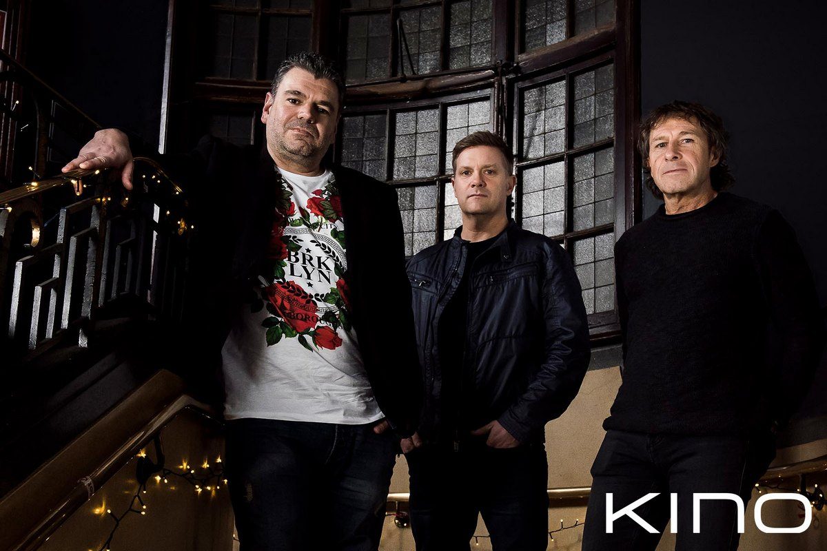 Kino press shots, with John Mitchel, Pete Trewavas,  Craig Blundell