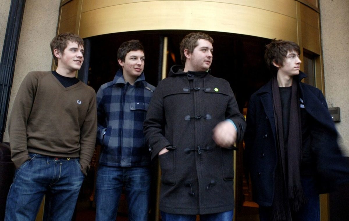 Бывший басист Arctic Monkeys хотел совершить самоубийство