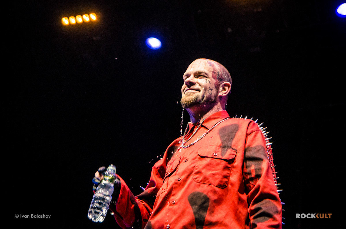 Five Finger Death Punch запускают Карантинный театр 2020