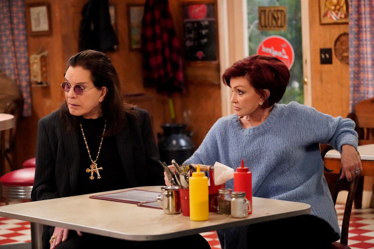 THE CONNERS - "Beards, Thrupples and Robots" - Harris is the boss of Darlene after her mom, desperate for money, gets a job at Price Warehouse. Jackie decides to take her "thrupple" relationship with Ron and Janelle (guest stars Clark Gregg and Jennifer Grey) to the next level. Everyone makes fun of Ben's appearance after he shaves his beard in an attempt to appear more clean cut to potential advertisers for the magazine, on "The Conners," TUESDAY, MARCH 17 (8:00-8:30 p.m. EST), on ABC. Ozzy Osbourne and Sharon Osbourne appear as themselves. (ABC/Mitch Haaseth)
OZZY OSBOURNE, SHARON OSBOURNE