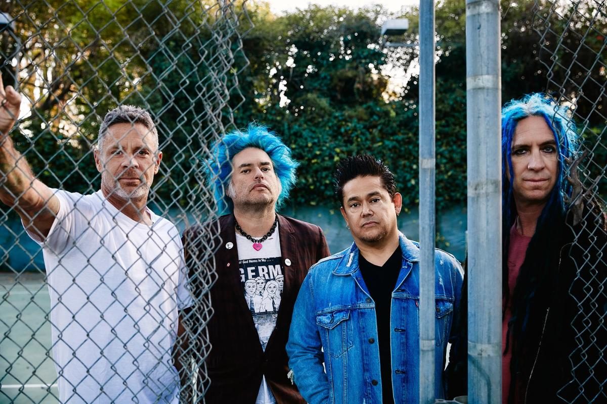 NOFX, Нина Хаген и Crosses: что послушать под конец 2022 года