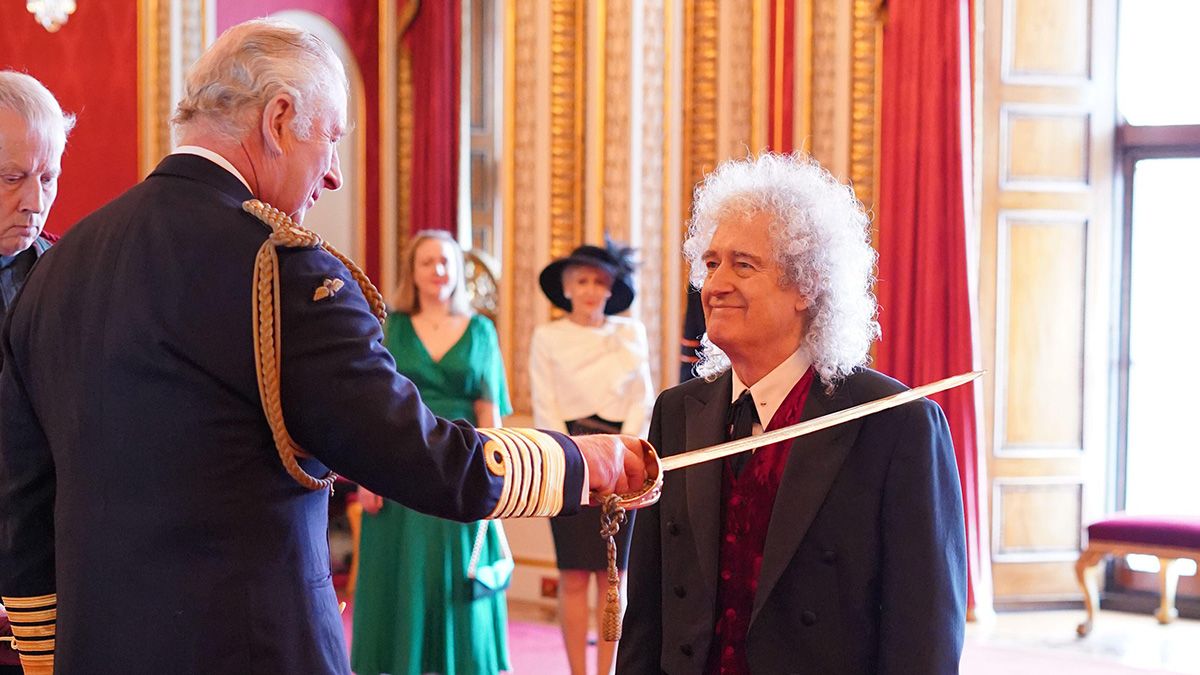Гитарист Queen Брайан Мэй посвящен в рыцари